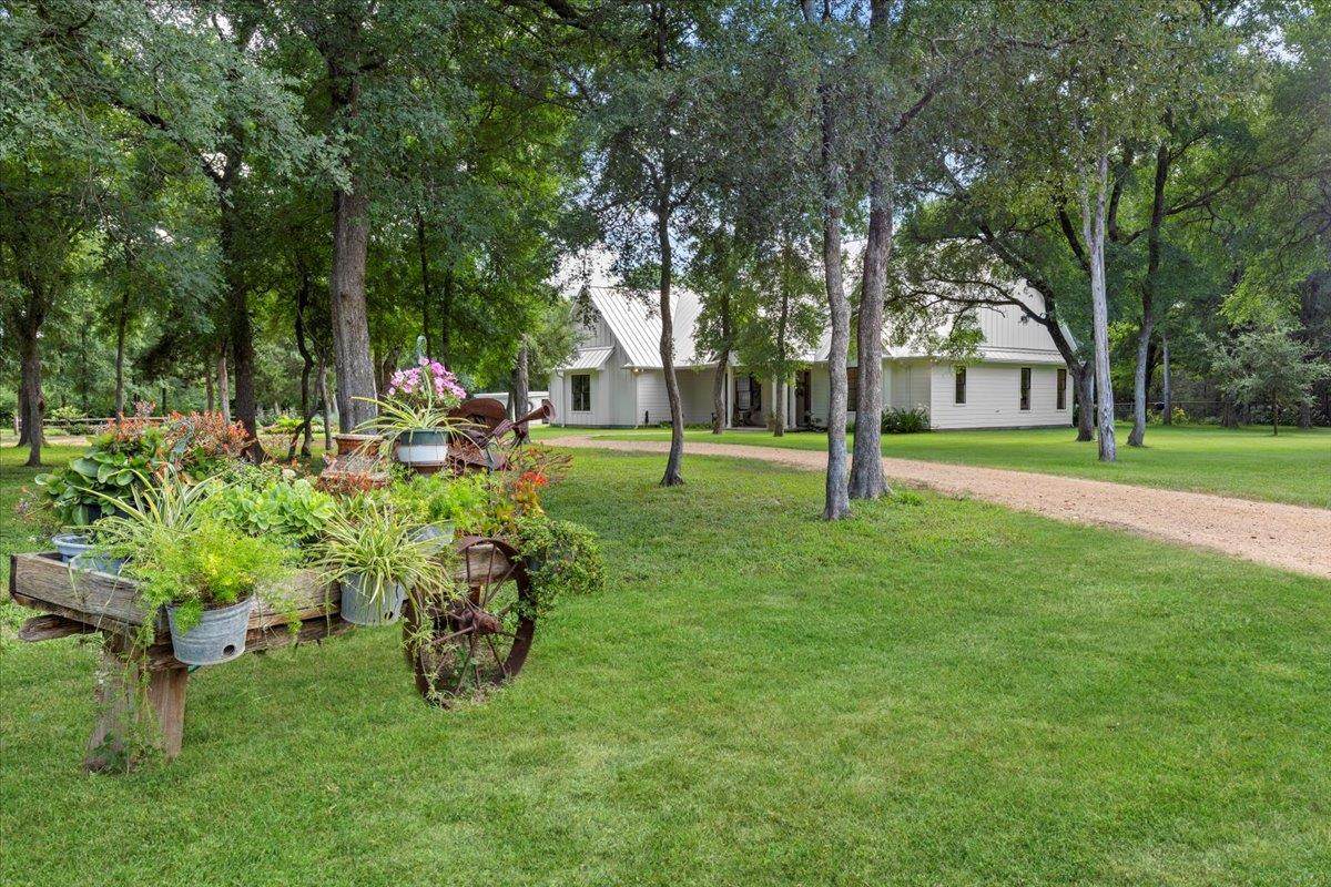 1307 Fm 969 - Photo 1