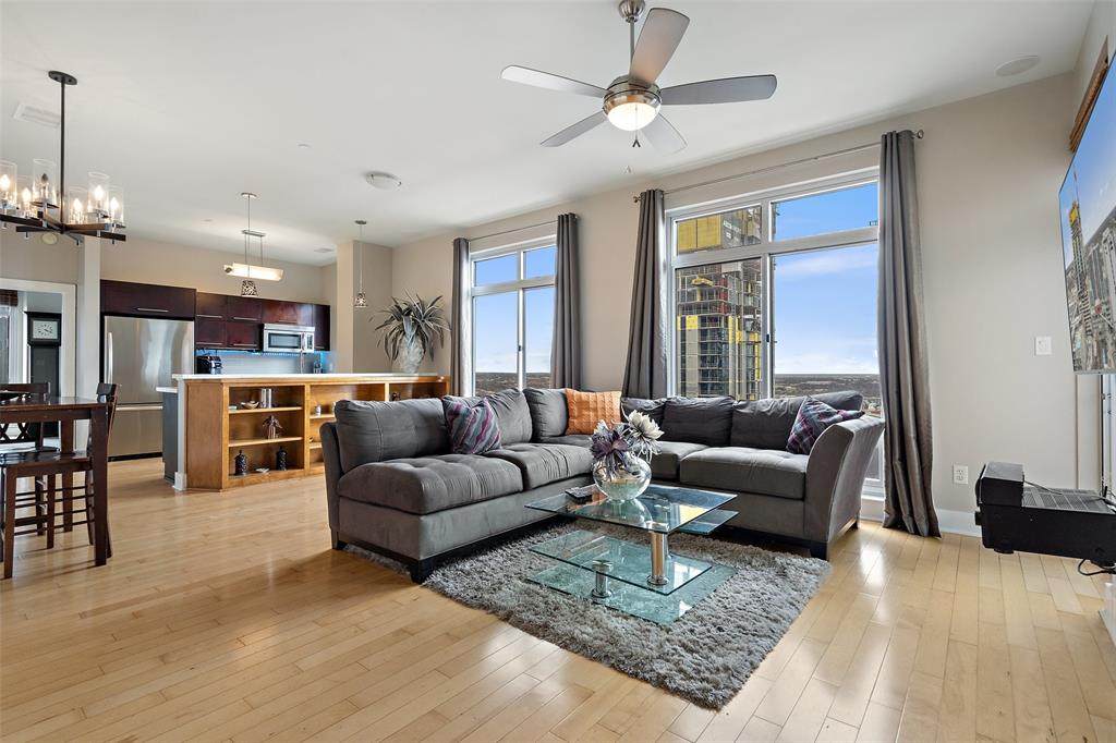 603 Davis St - Photo 1