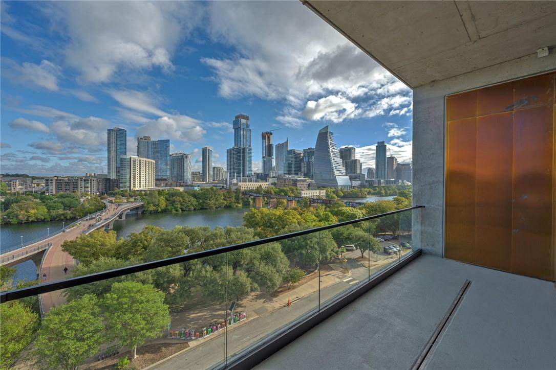 1211 Riverside Dr - Photo 1