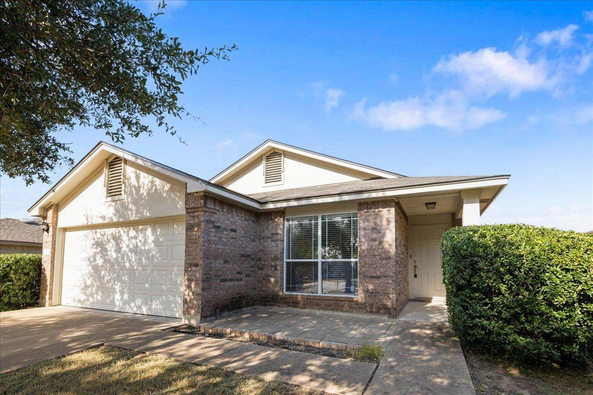 1118 Remington Dr - Photo 1