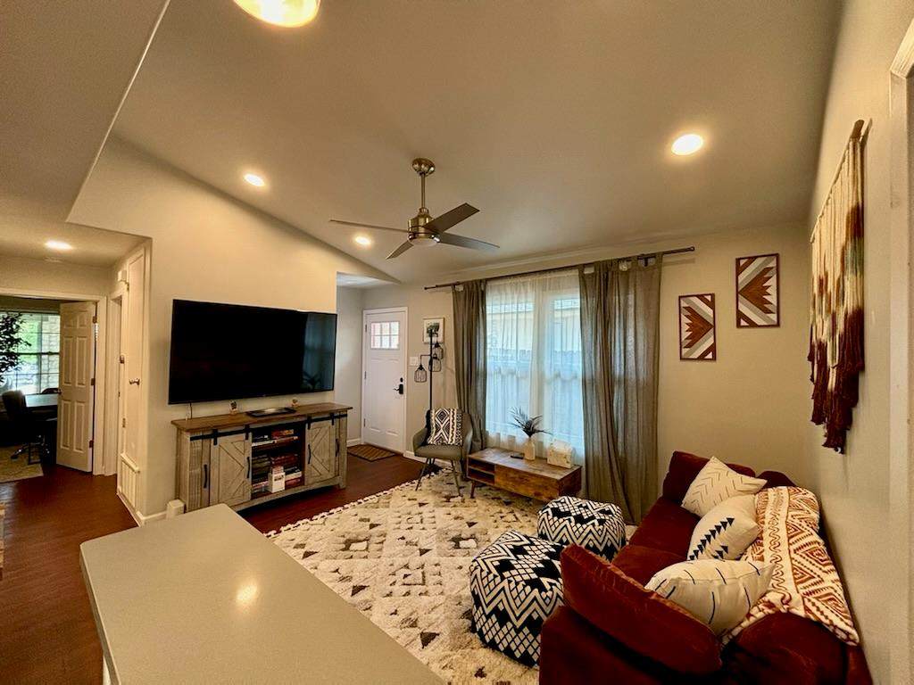 2412 Thornton Rd - Photo 1