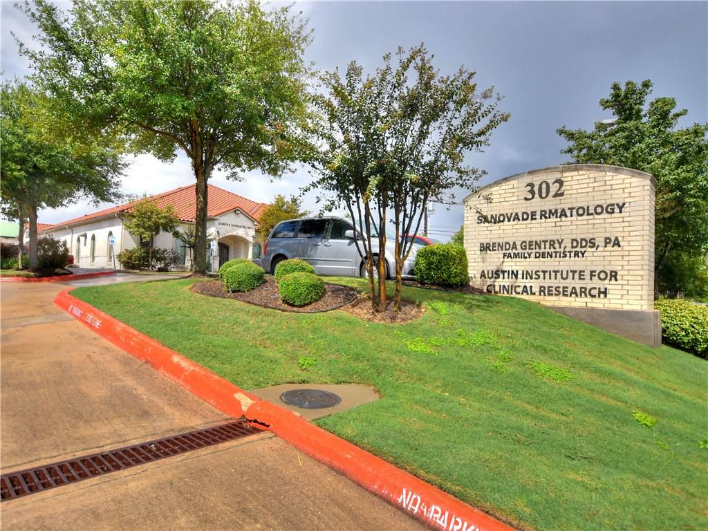 302 Heatherwilde Blvd - Photo 1