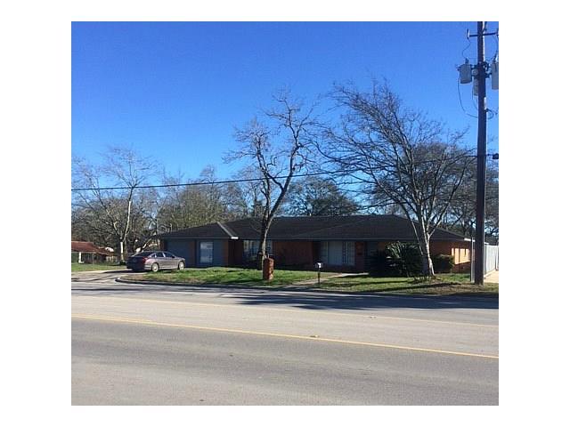 916 Meyer St - Photo 1
