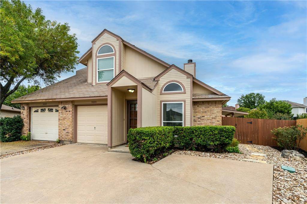 1020 Disraeli Cir - Photo 1