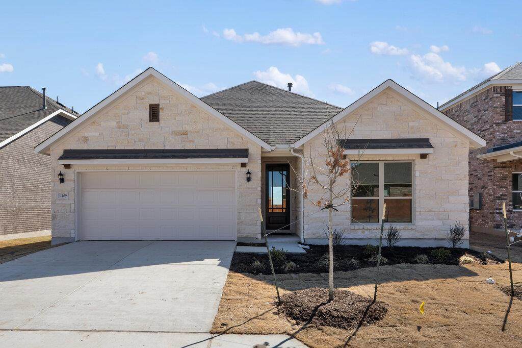 540 Redding Way - Photo 1