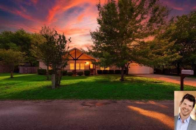 1221 Lovers Ln - Photo 1