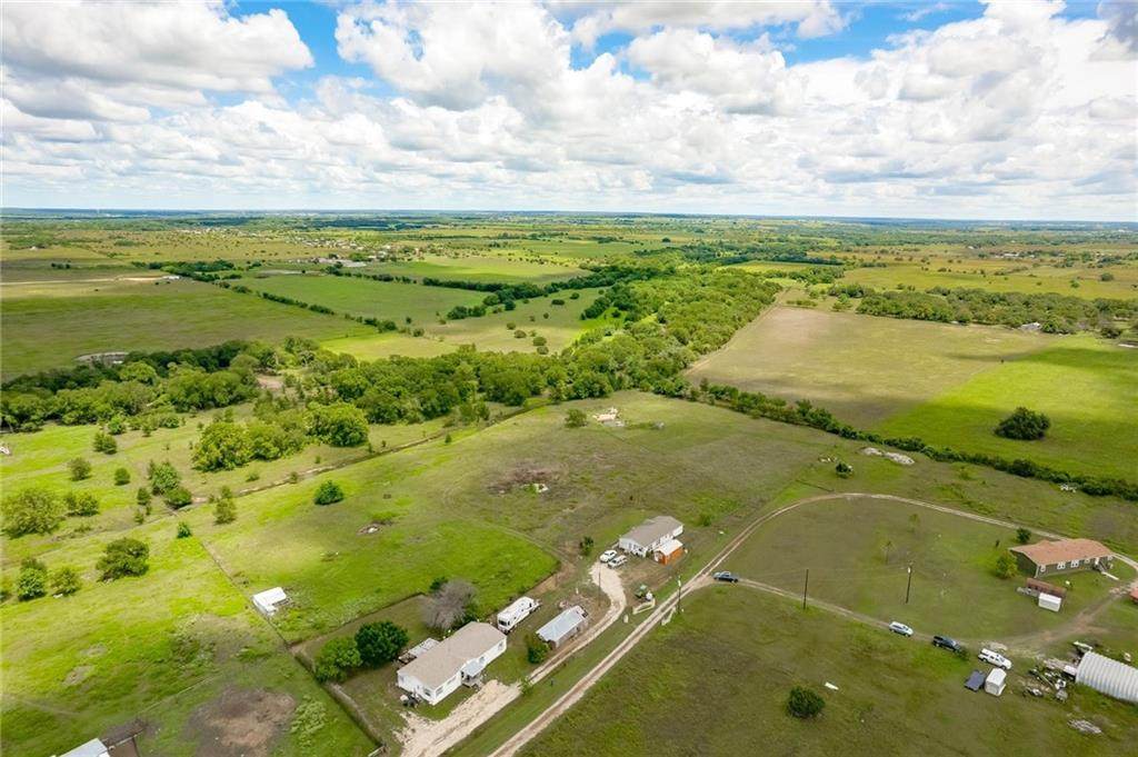 105 Private Road 923 - Photo 1