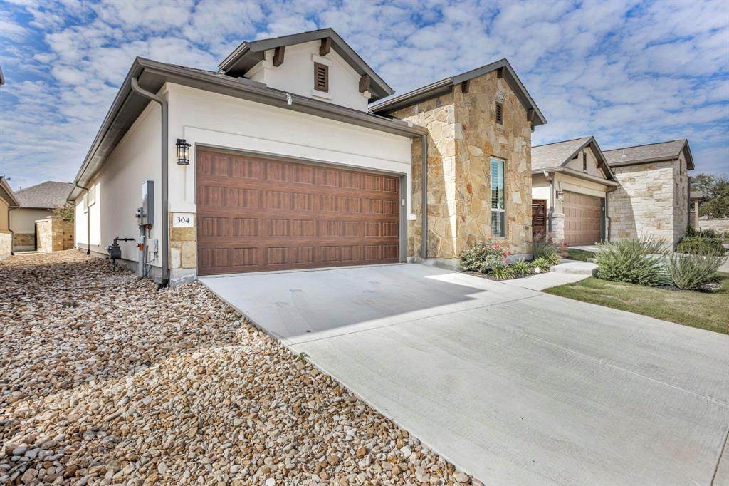304 Skyflower Dr - Photo 1