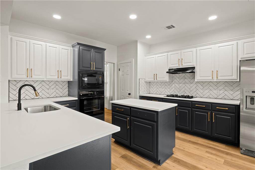 2811 Yandall Dr - Photo 1