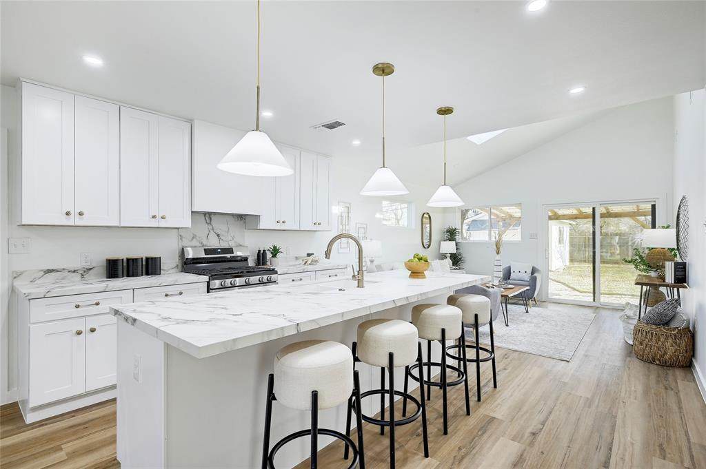 8525 Putnam Dr - Photo 1