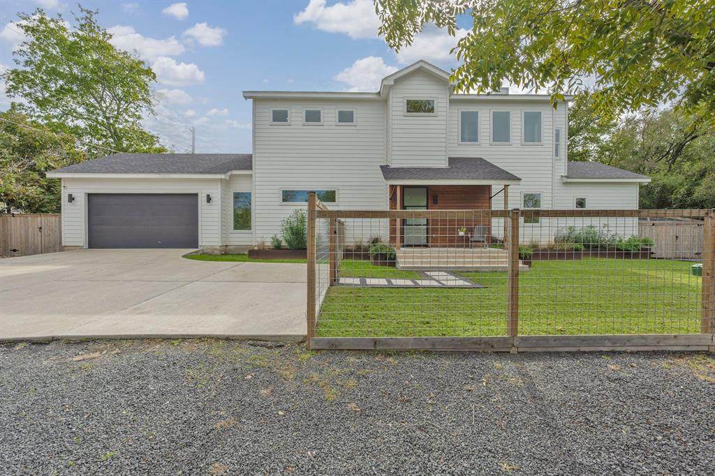 1305 Village West Dr - Photo 1