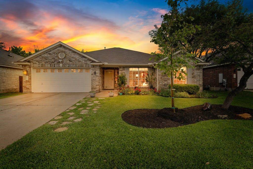 2211 Zoa Dr - Photo 1