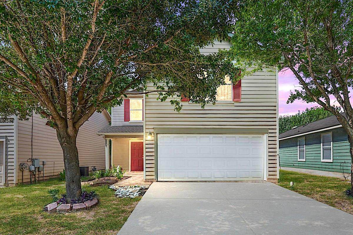 7417 Elk Pass Dr - Photo 1