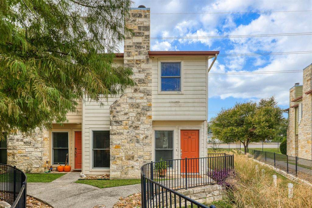 6900 Riverside Dr - Photo 1