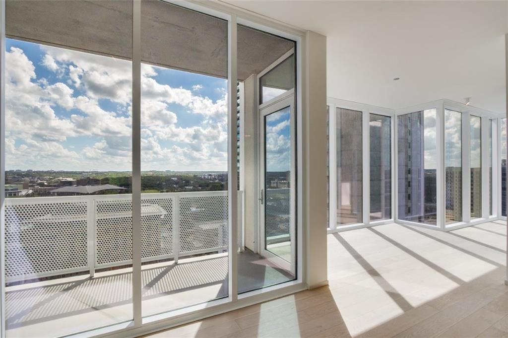 301 West Ave - Photo 1