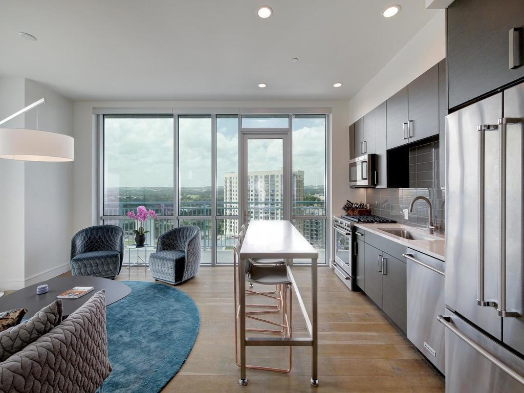 222 West Ave - Photo 1