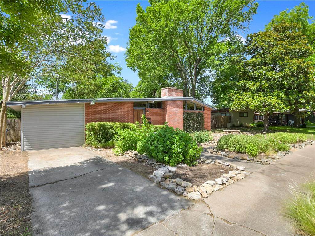 3007 Village Dr - Photo 1