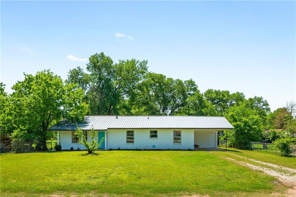 807 Linden St - Photo 1