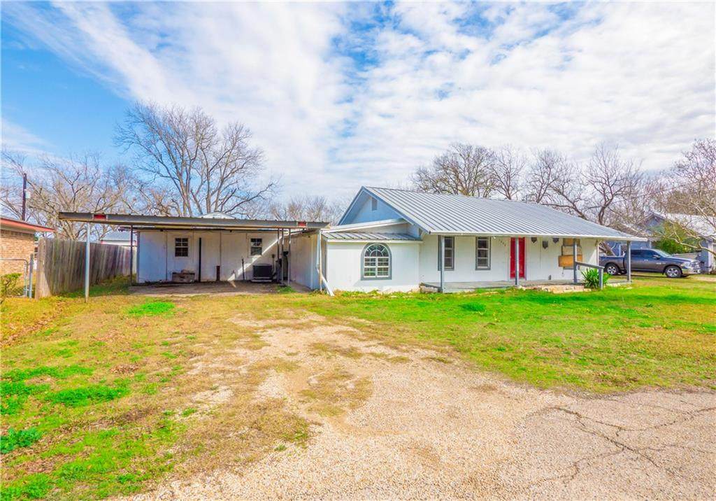 1226 Clark St - Photo 1