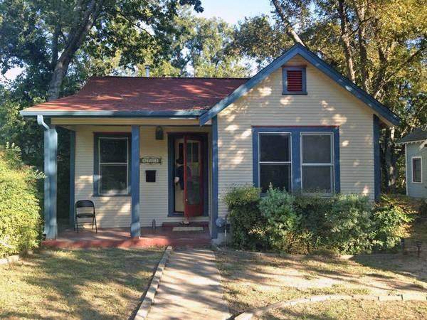 4709 Avenue H - Photo 1