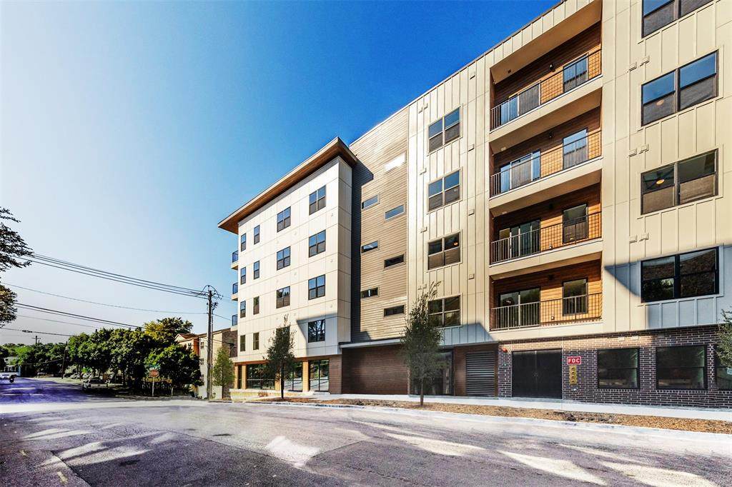 2500 Longview St - Photo 1