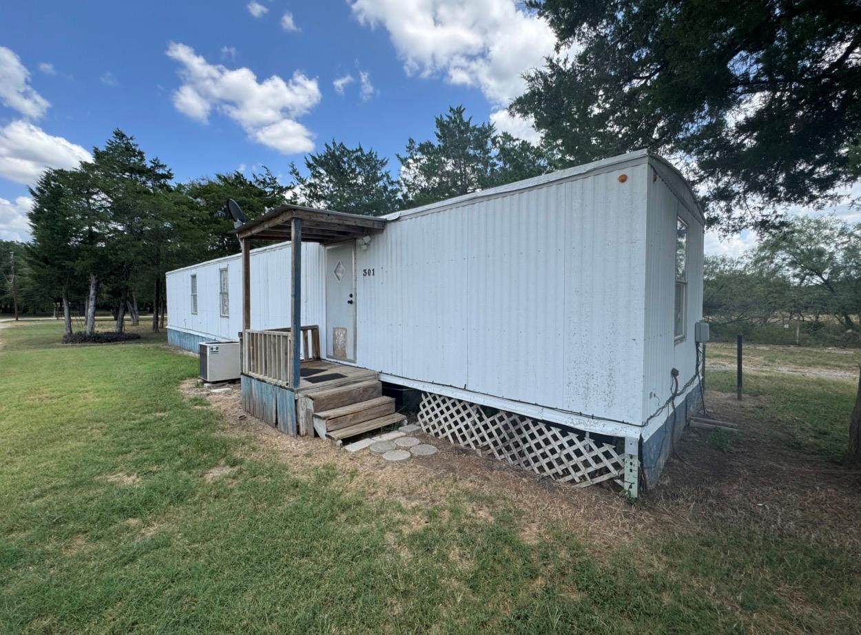 301 Whitetail Ln - Photo 1