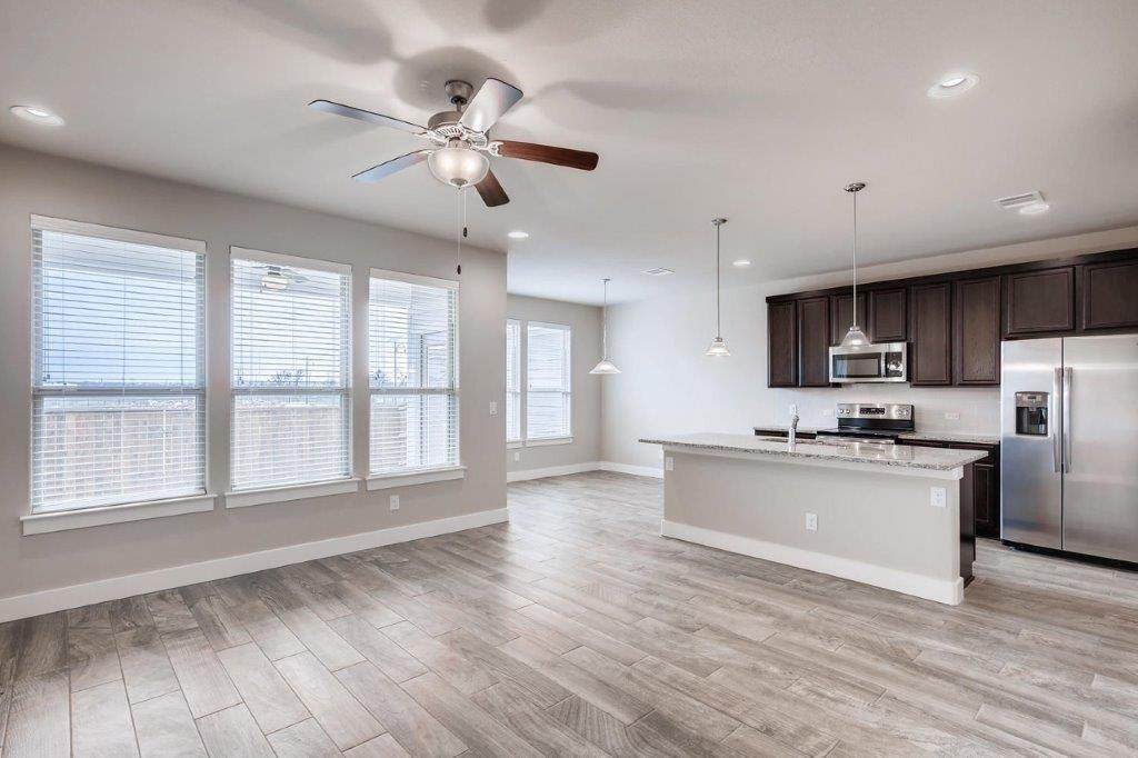 405 Parkline Dr - Photo 1