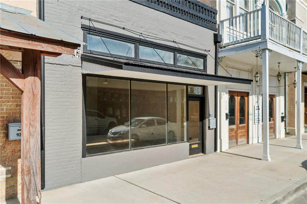926 Main St - Photo 1