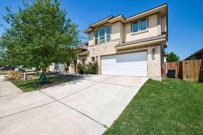 229 Pincea Pl - Photo 1