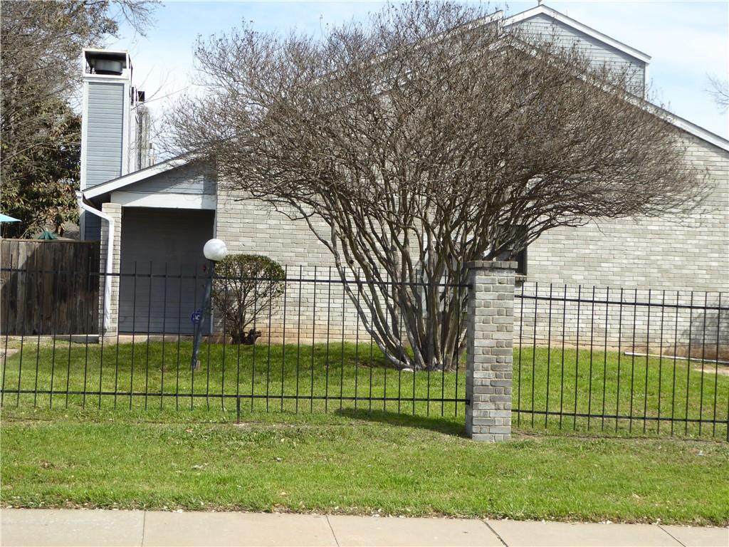 1010 Rundberg Ln - Photo 1