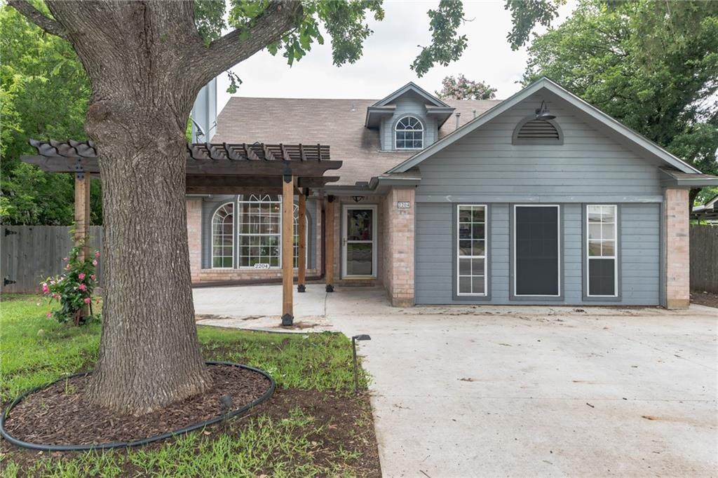 2204 Clover Ln - Photo 1