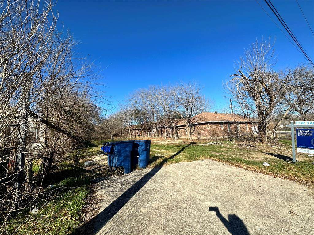 1647 Amanda St - Photo 1