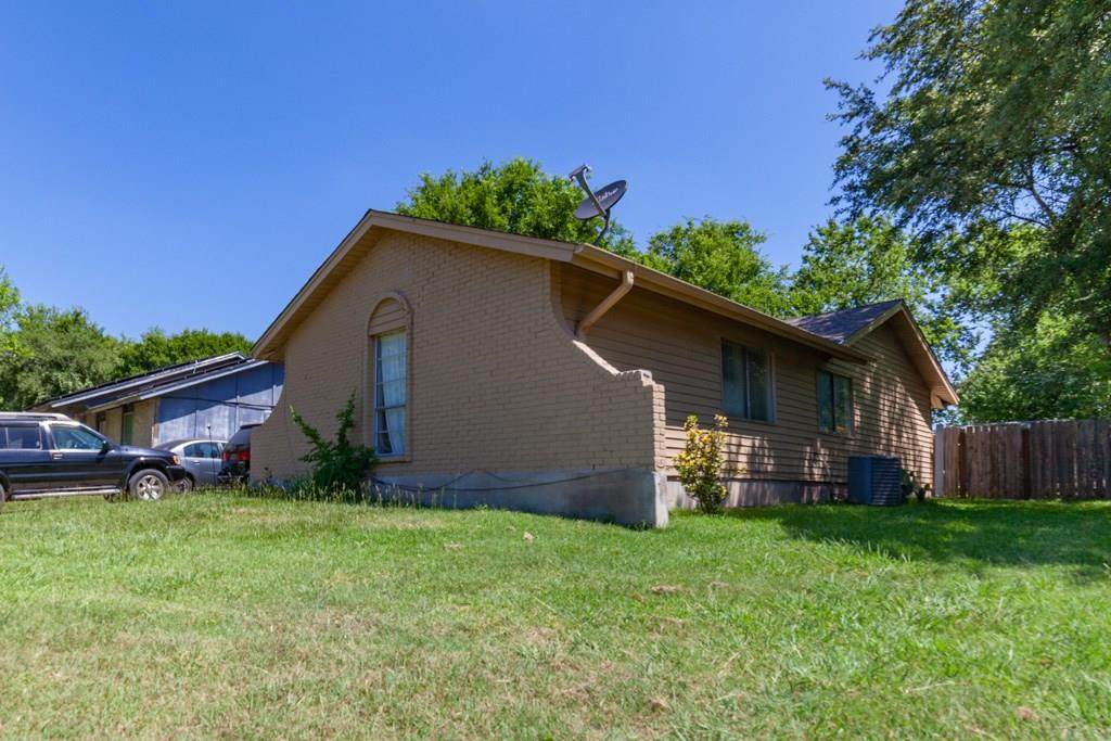 7231 Ellington Cir - Photo 1