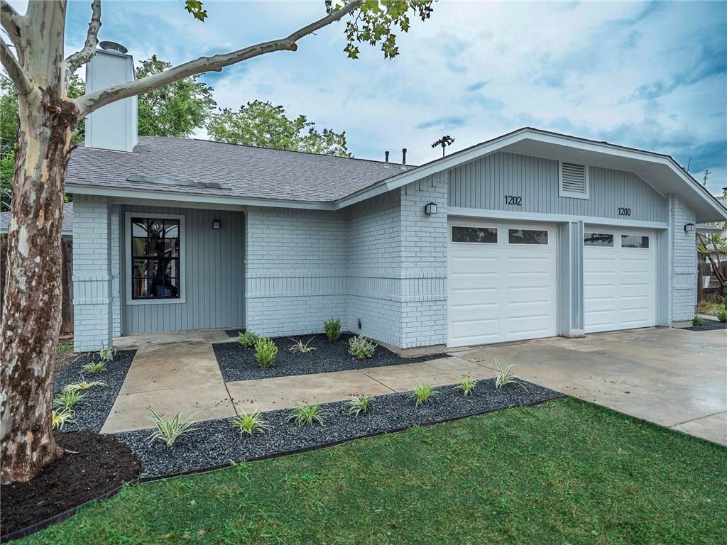 1200/1202 Hyridge St - Photo 1