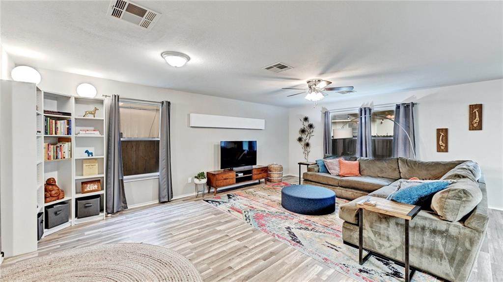 8705 Dittmar Oaks Dr - Photo 1