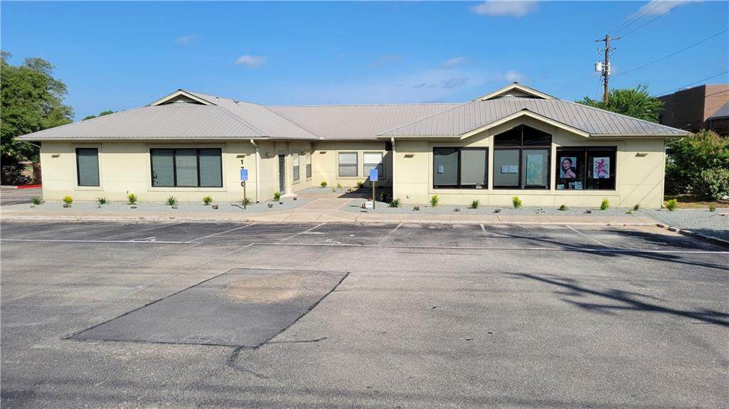 1700 Ranch Road 620 S - Photo 1