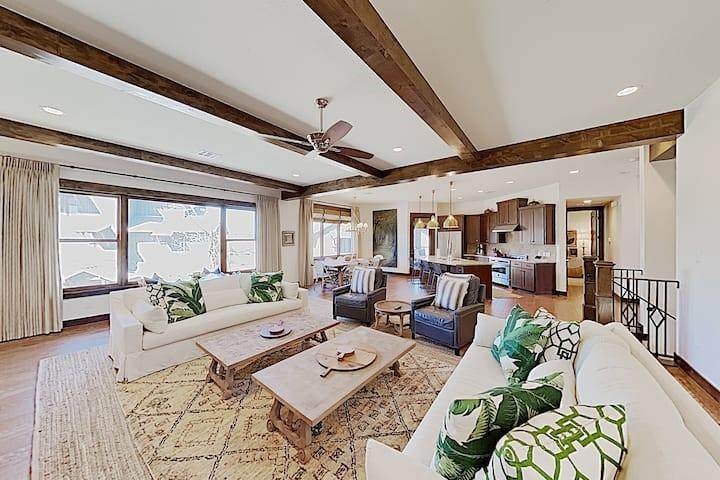 2217 Seabiscuit Cv - Photo 1