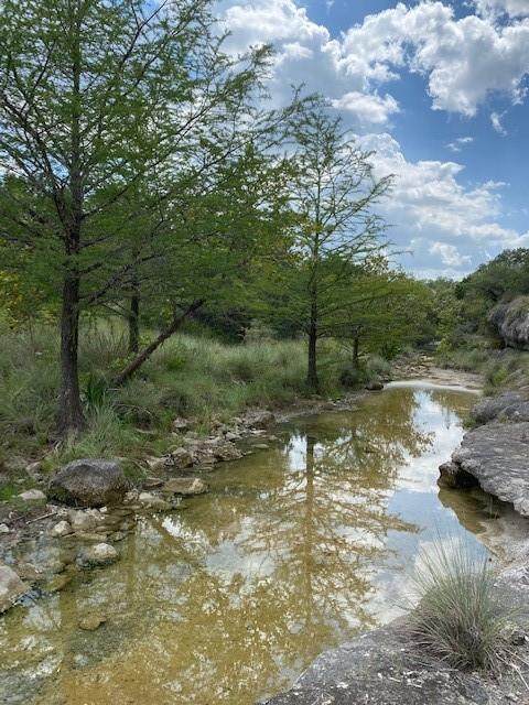 335 Twin Creek Rd - Photo 1