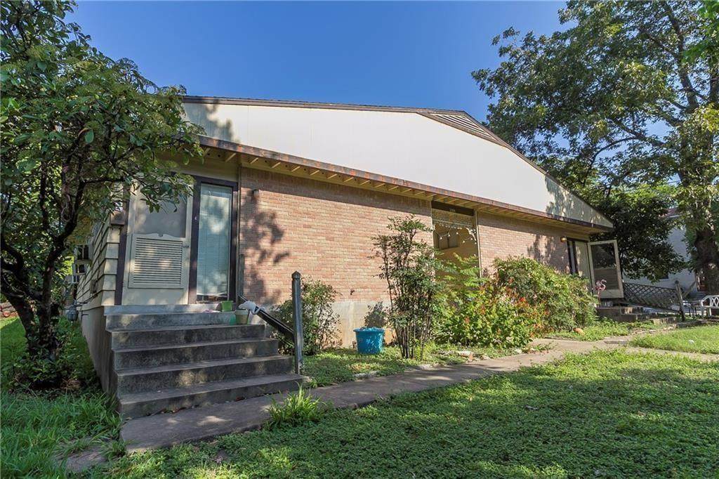 3304 Tom Green St - Photo 1