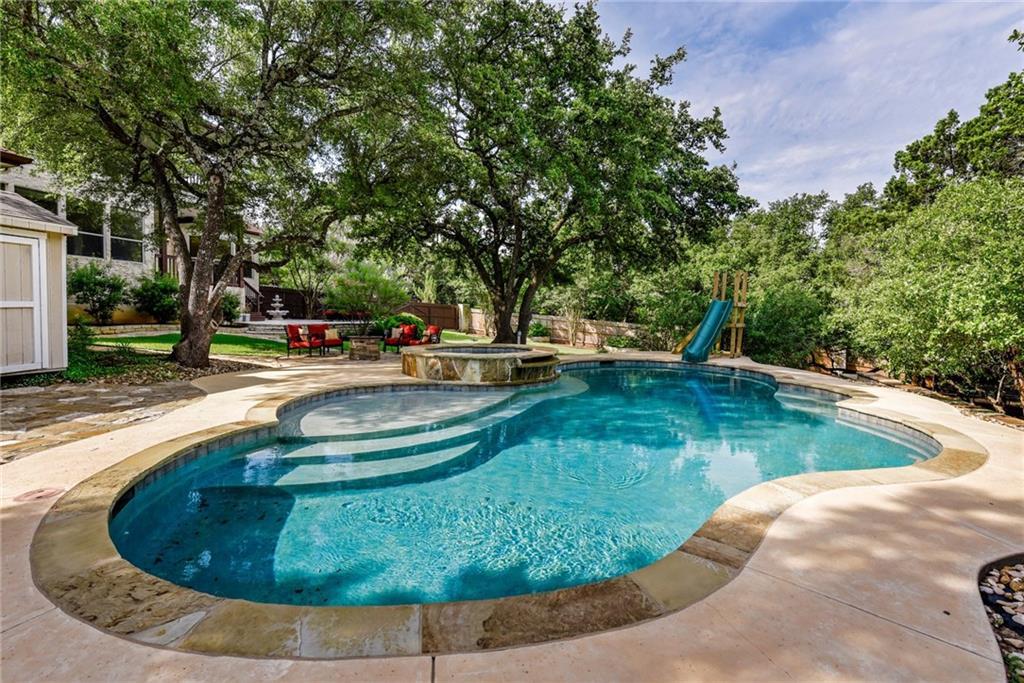 137 Roberts Cir - Photo 1