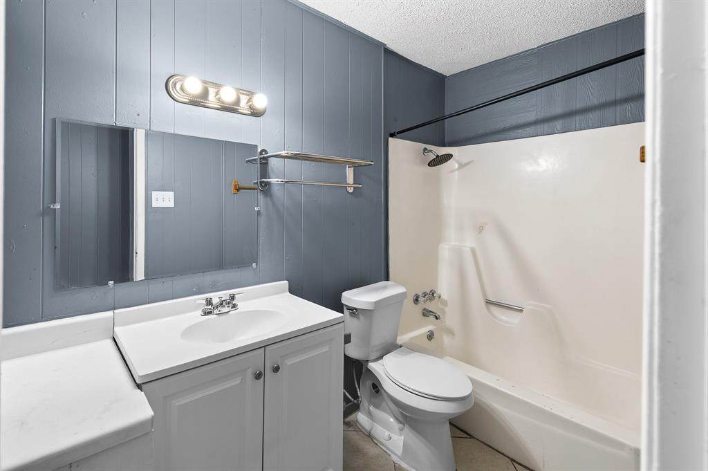 1611 Jones St - Photo 1