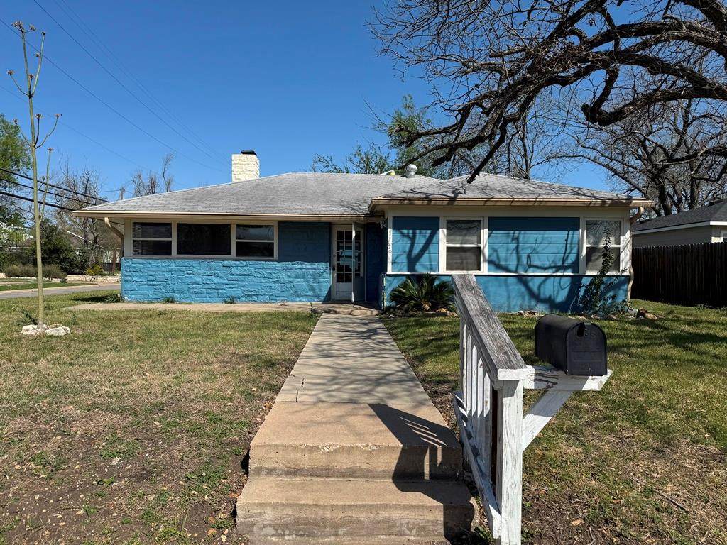 1120 Fisher St - Photo 1