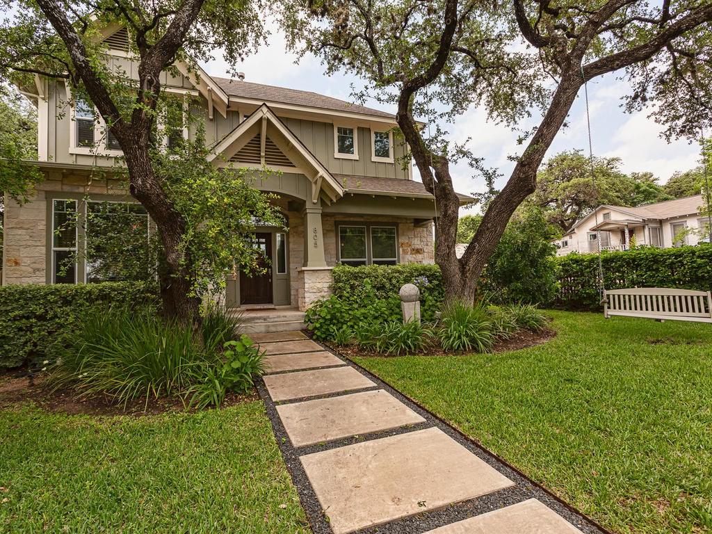 805 Mary St - Photo 1