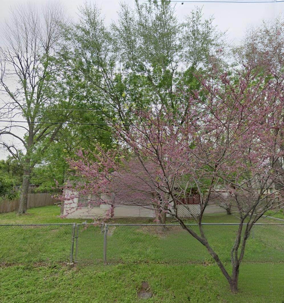 105 Walnut Dr - Photo 1