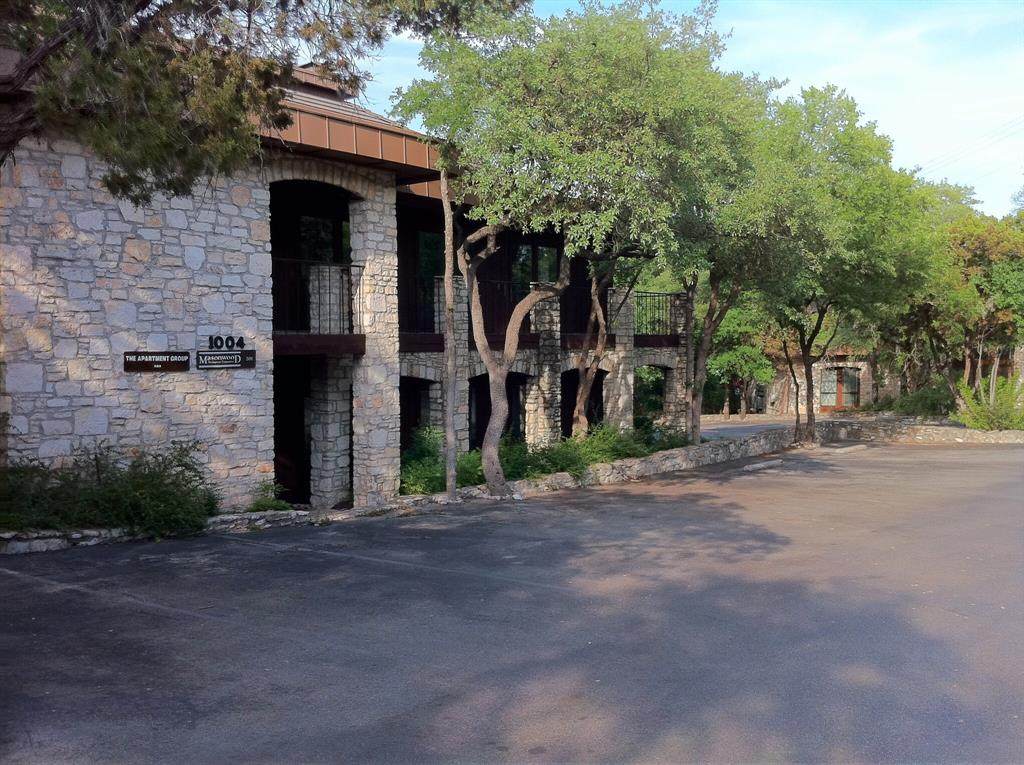 1004 Mopac Cir - Photo 1