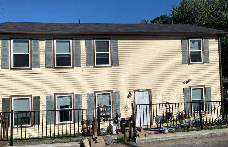 1017-1019 Advance St - Photo 1