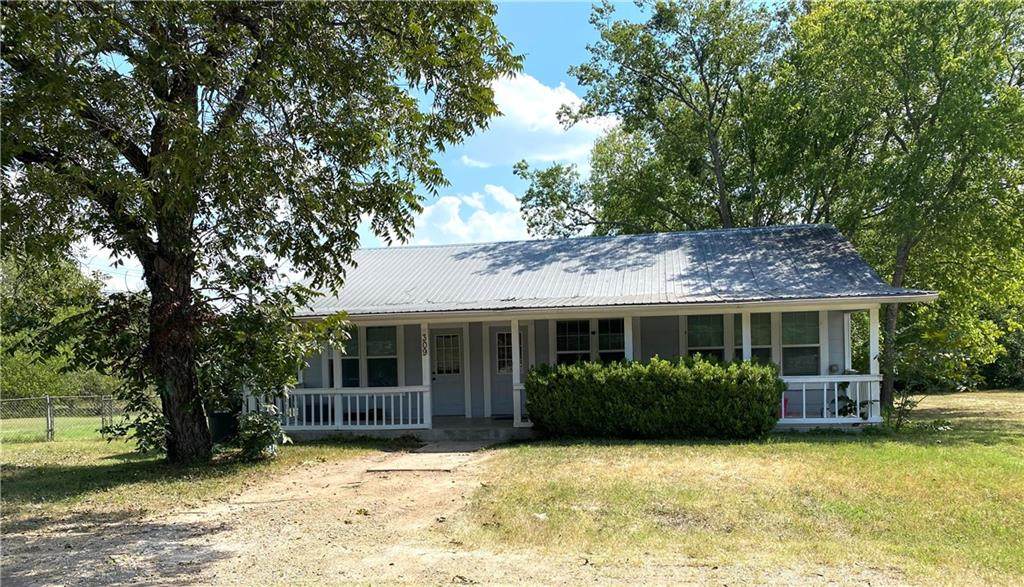309 Railroad St - Photo 1