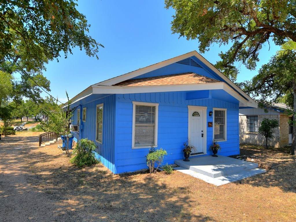 901 Woodland Hills Dr - Photo 1