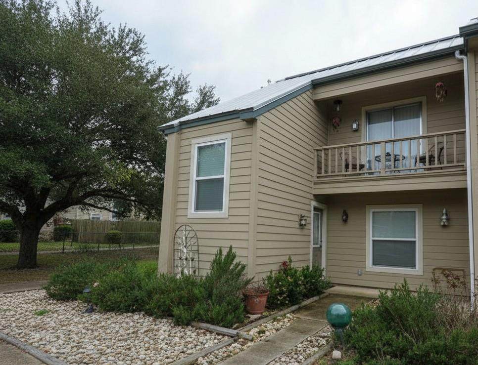 19 Marina Cir - Photo 1