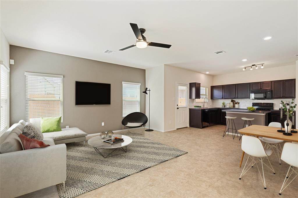 225 Circle Way - Photo 1